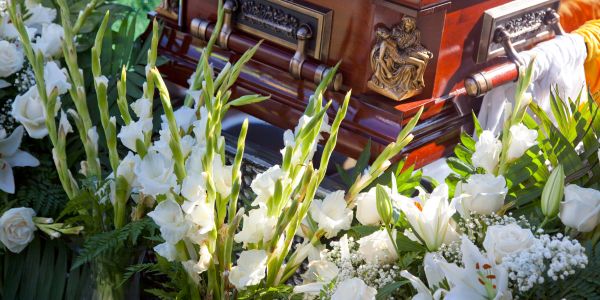 6 Alternatives for Businesses to Send Instead of Flowers for a Funeral